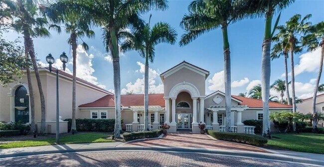 1590 S 42nd Cir Unit 204