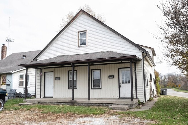 Building Photo - Charming 3-Bedroom Duplex with 2 Full Bath... Rental