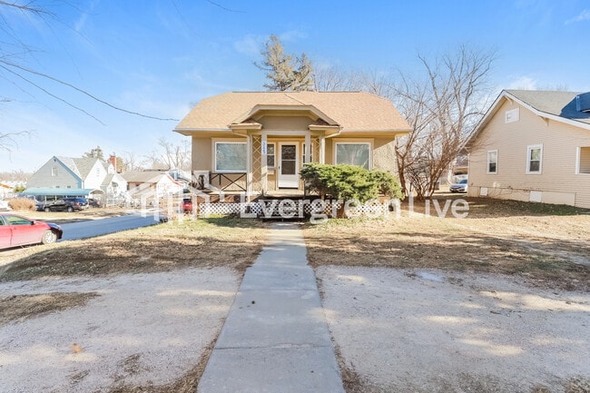 Building Photo - 3123 Fontenelle Blvd