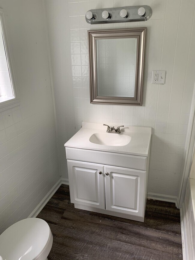 Photo - 555 New Alexandria Rd