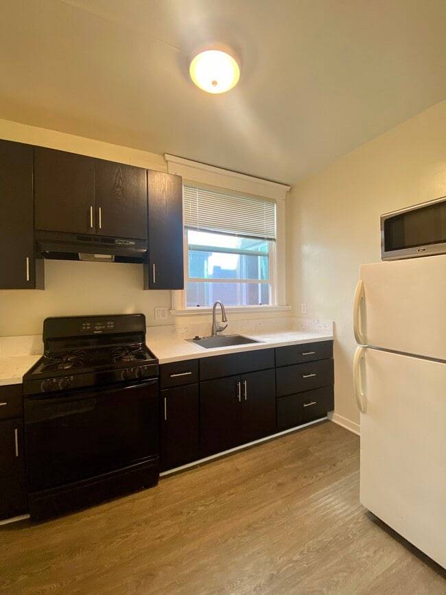 Photo - 3301 Telegraph Ave.