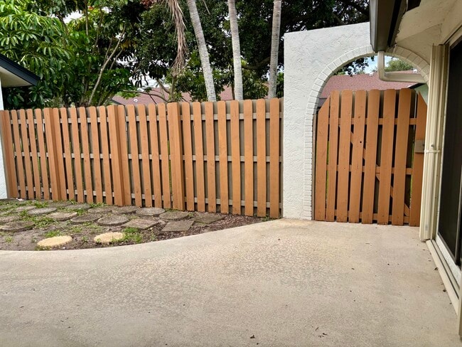 Photo - 23343 SW 54th Way