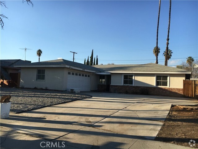 Building Photo - 10599 Cochran Ave Rental