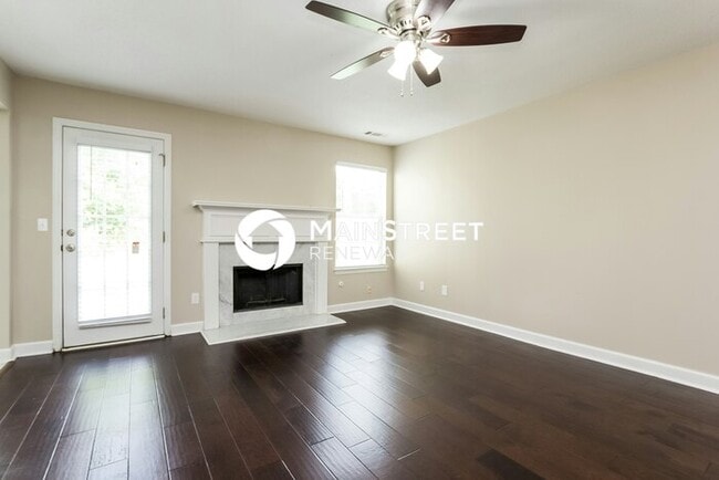 Building Photo - 4 Bedroom Pet-Friendly Home in College Park, GA with Main Street Renewal