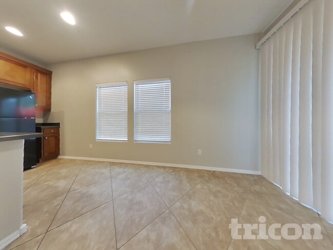 Photo - 4912 N 109th Ave