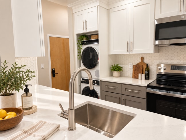 557 Columbus Ave Unit 202