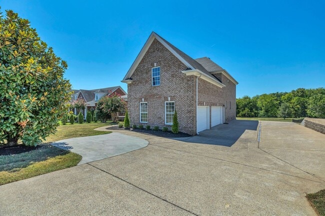 Photo - Luxury 4BR Home with River Views & Entertainer’s Bonus Room