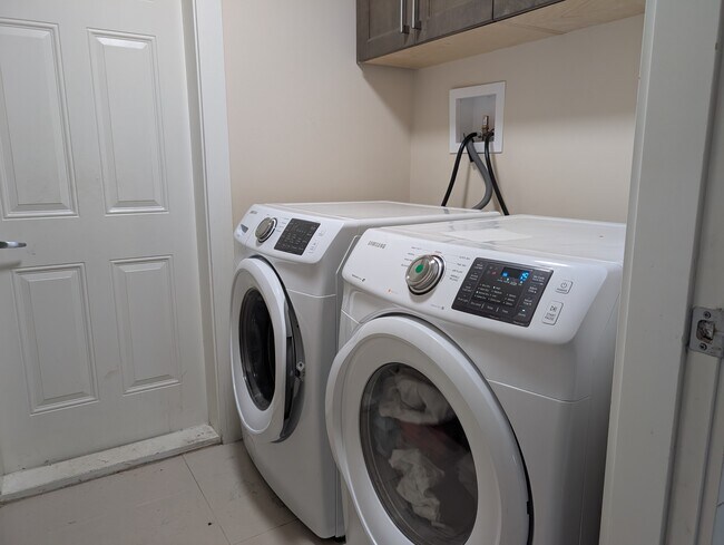 Photo - 7546 Wren St