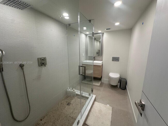 Photo - 2555 Collins Ave Unit 2204