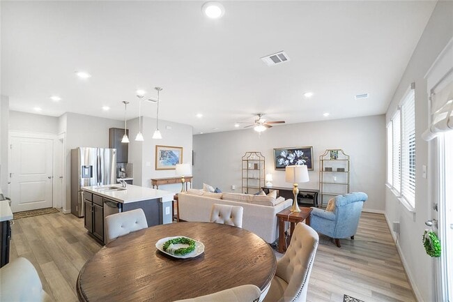 Photo - 180 Waterside Rd