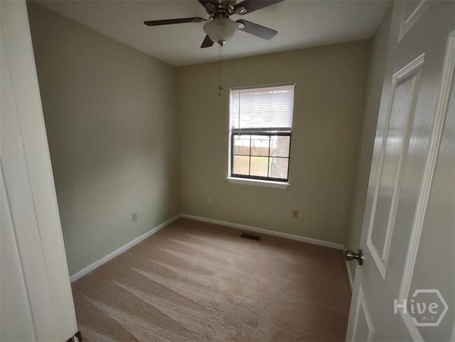 Photo - 282 Greenwich Dr