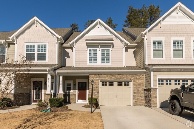 Building Photo - Gorgeous Moseley Townhome with Low-Mainten...