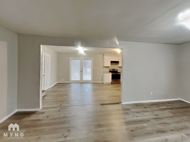 Photo - 5465 Deerfield Trail