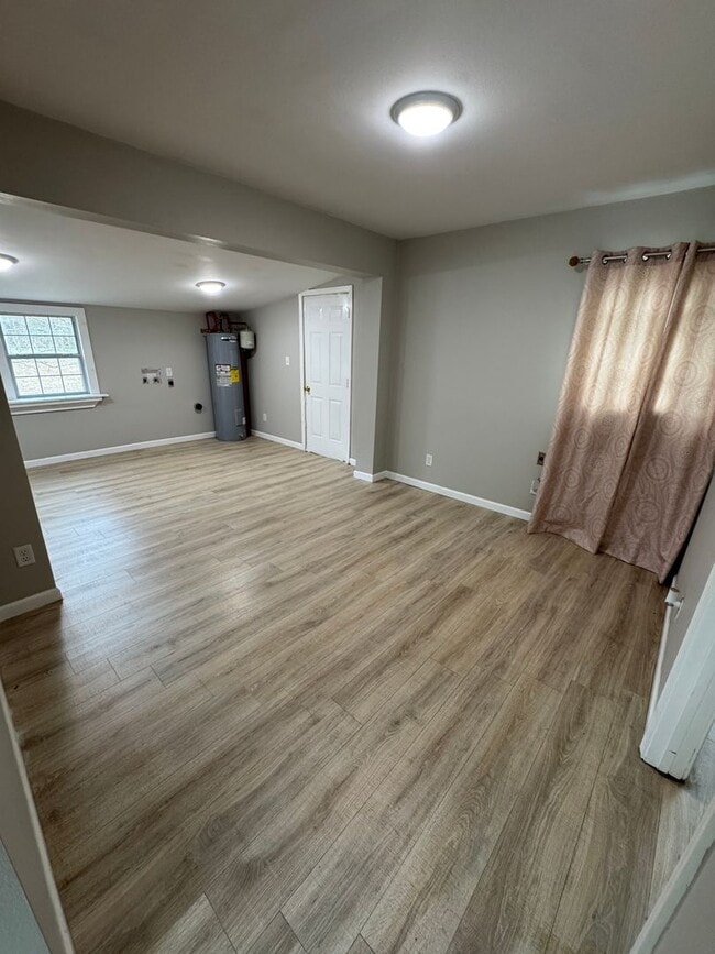 Photo - 309 Francis St E