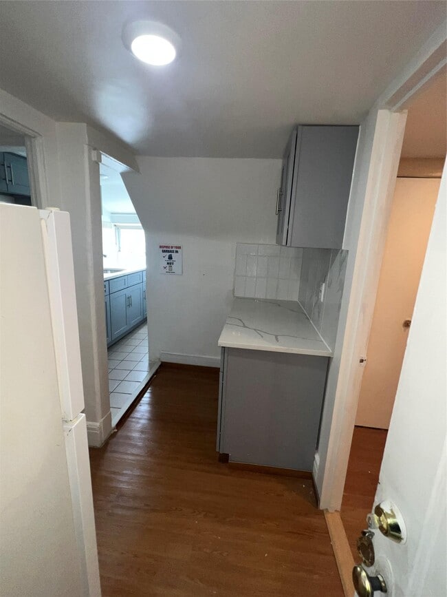 Building Photo - 304 S 1st Ave Rental