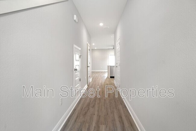 Photo - 7104 Cedar Grv Wy