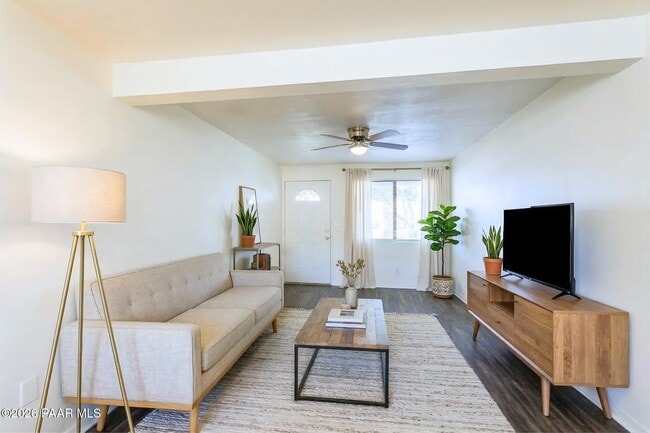 Photo - 455 W Kelso St