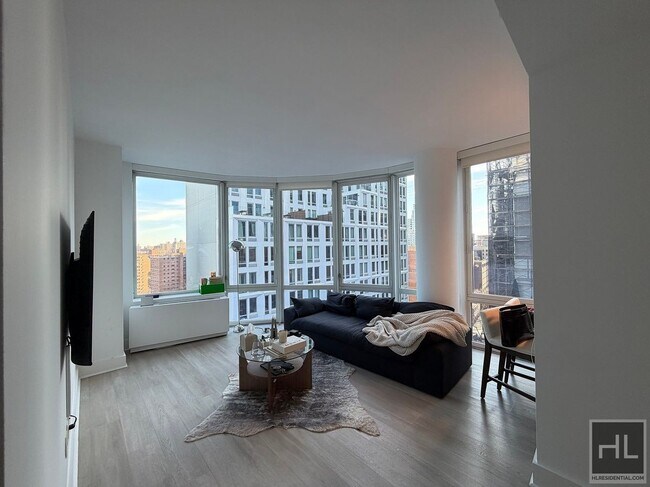 Building Photo - FLEET PLACE