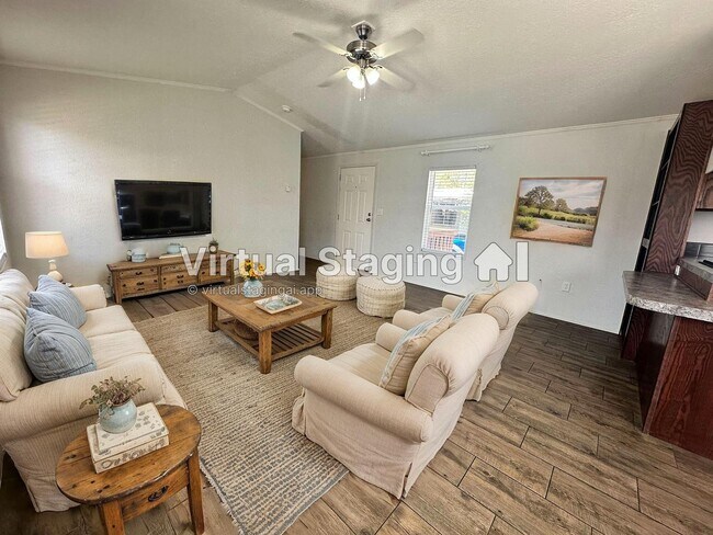 Photo - 2060 N Center St