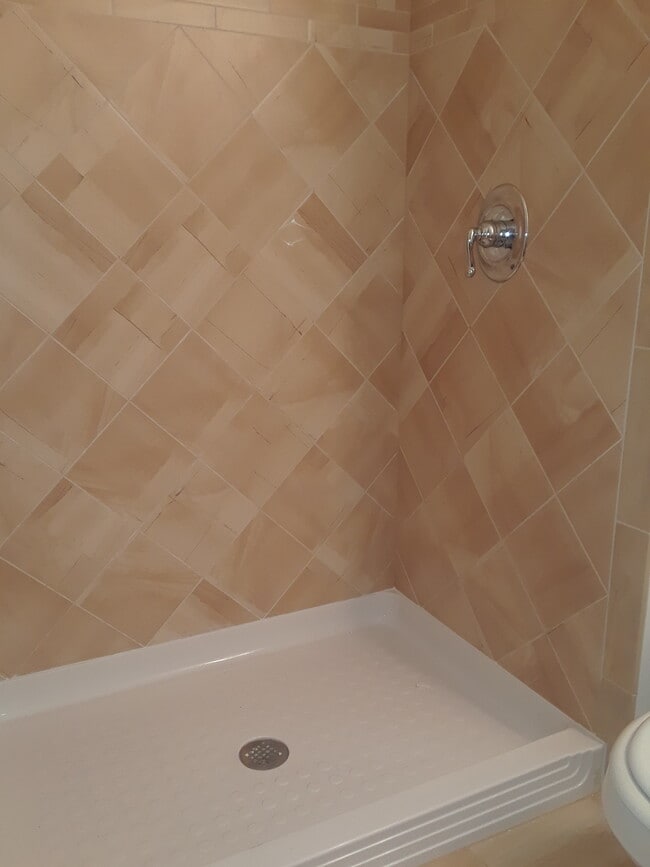 Photo - 10459 Mayfield Ave Unidad 2B