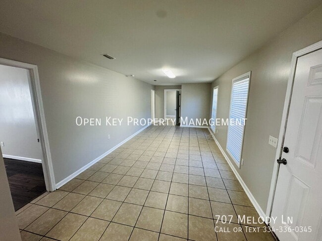 Photo - 707 Melody Ln