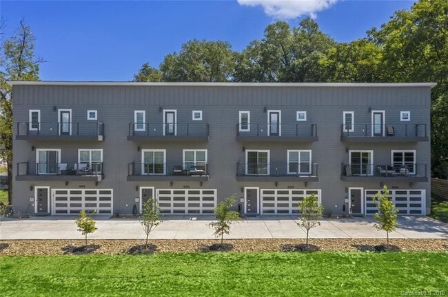 Photo - 1108 N Alexander St