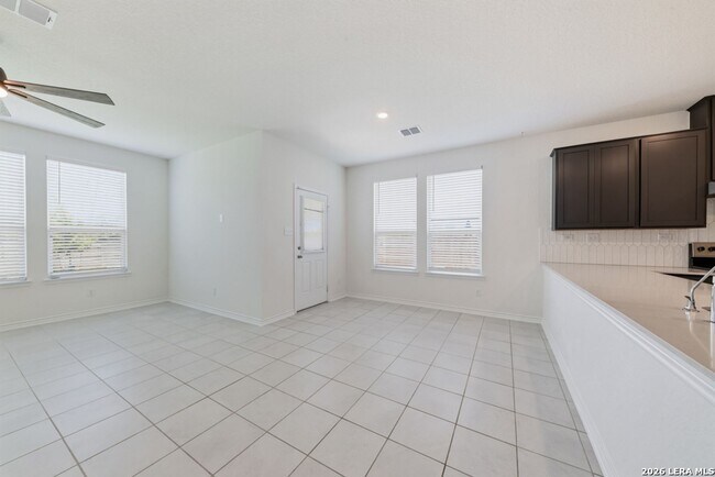 Photo - 702 Cedar Kys