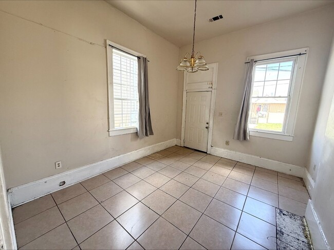 Photo - FSG2812 Unit 2814 B