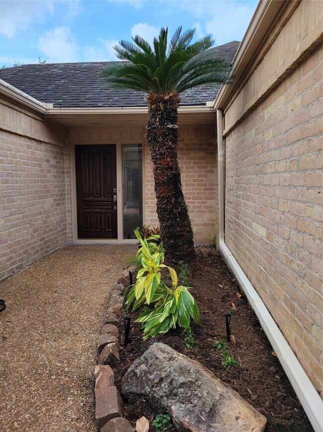 Photo - 406 Fox Briar Ln