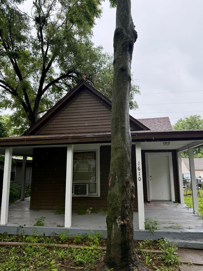 Building Photo - Single Family Home