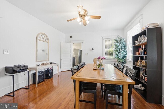Photo - 524 N Kenmore St