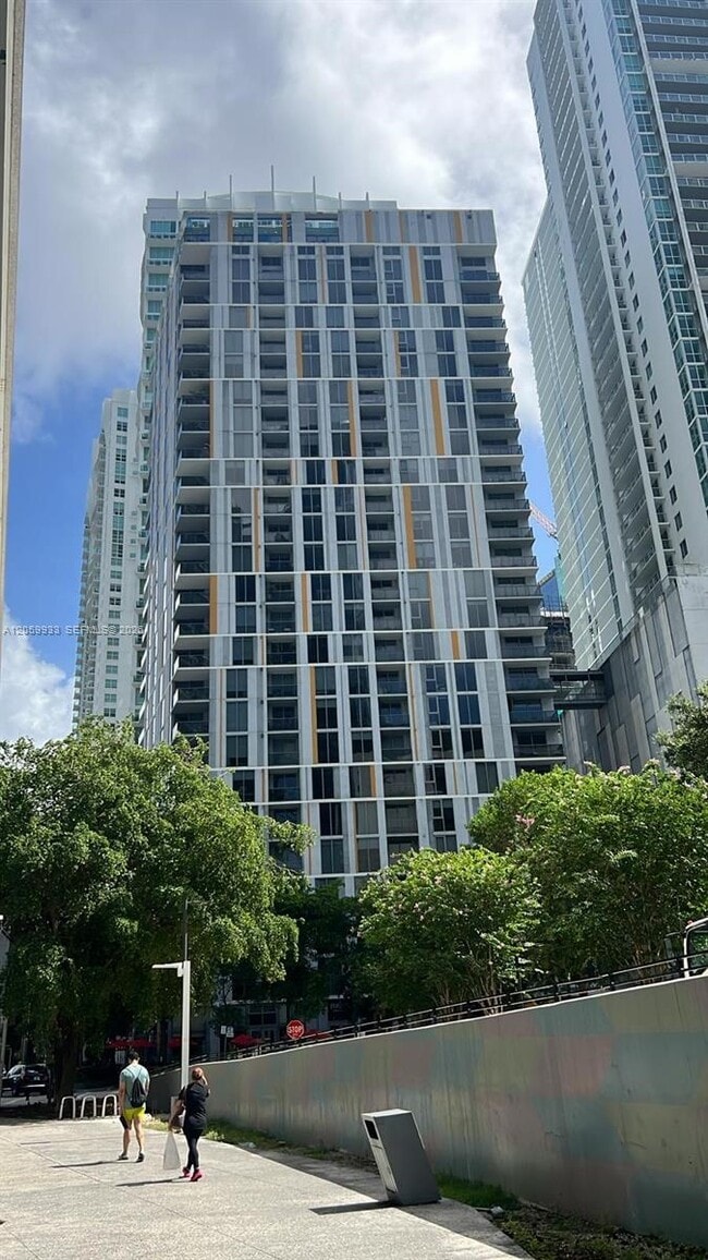 Building Photo - 31 SE 6th St Unit 1801