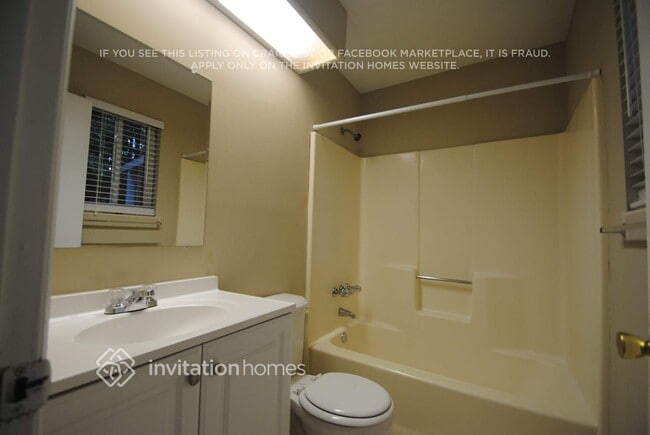 Photo - 705 Old Manor Rd NW