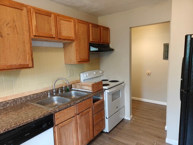 Building Photo - 728 Gordon Smith Blvd Unit 2