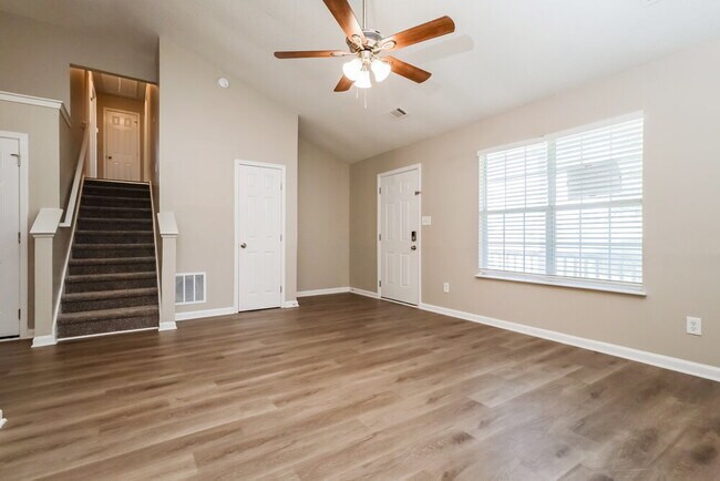 Photo - 338 Brookside Dr