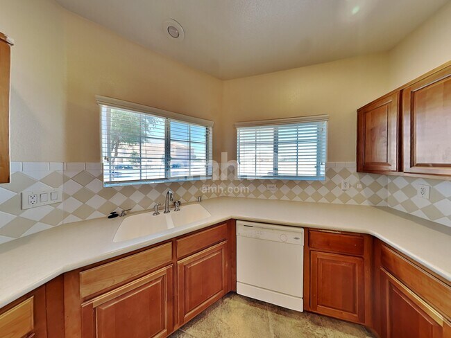 Photo - 5842 Crumbling Ridge St