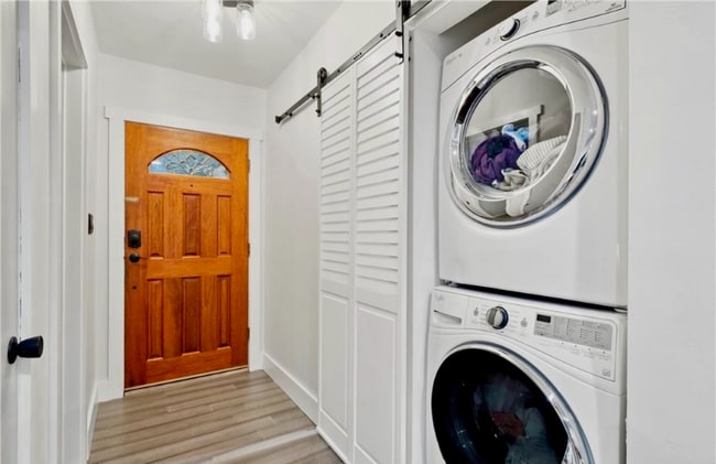 Photo - 19036 Plummer St Casa