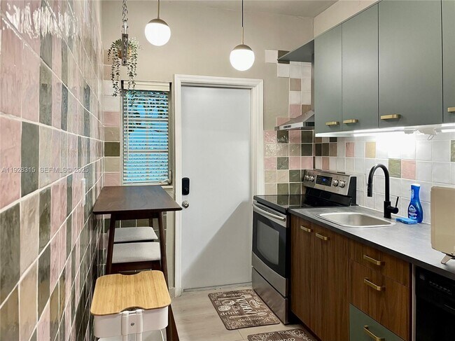 Photo - 1571 Pennsylvania Ave Unit 4S