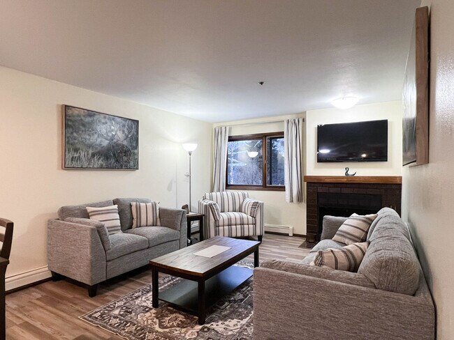 Photo - 380 E 11th Ave