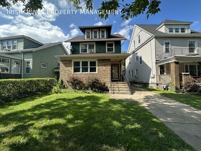 Building Photo - 24 Red Jacket Pkwy Unit Apt. 3 - Electric Included!