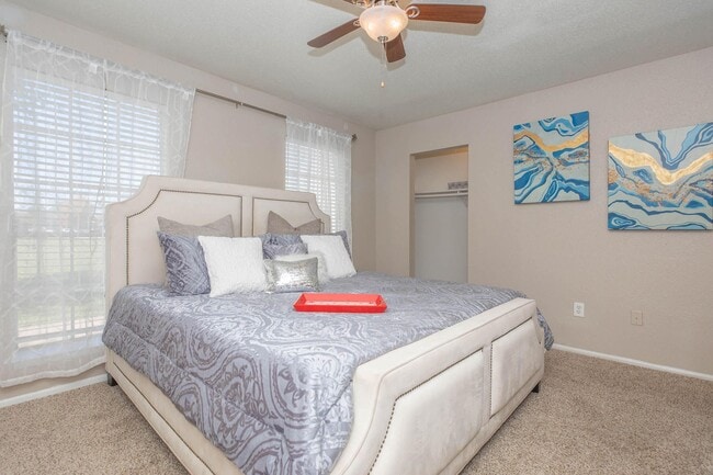 Waterford Grove Apartments