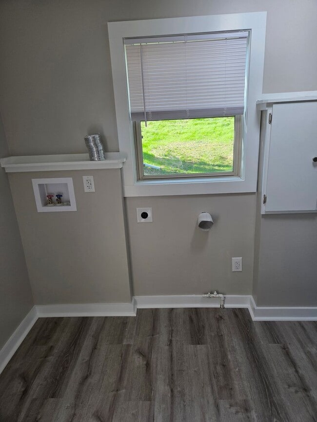 Photo - 3 bed 1 bath, 1 car detached garage, newly...