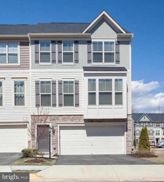 Photo - 42598 Chisholm Dr Townhome