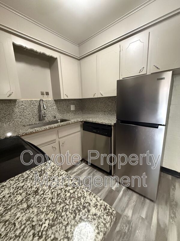 Building Photo - 1737 S Peoria Ave Unit 31