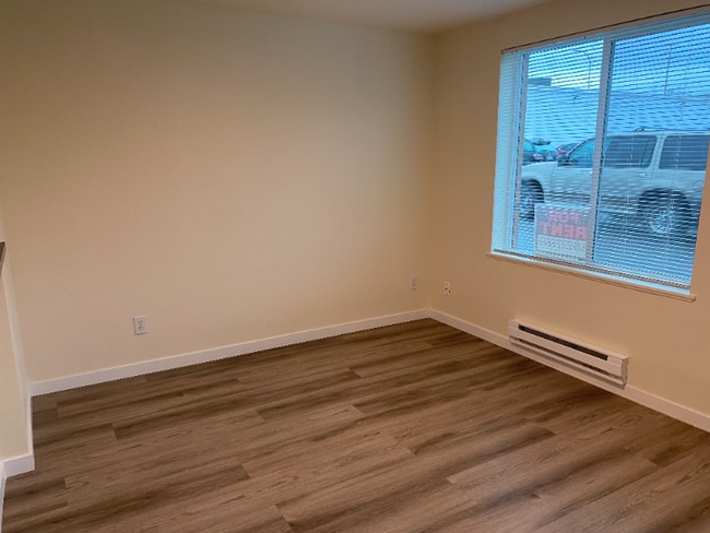 Photo - 334 Wells Ave S Unit 101