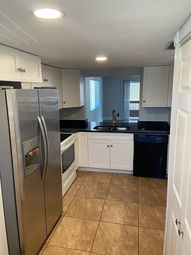 Photo - Lovely 2 bedroom 2 Bath:  50% off first Mo...