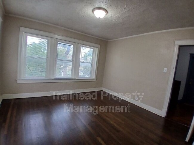 Photo - 104 N Indiana Ave