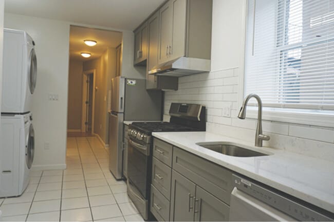 Building Photo - 27 Lambert St Rental