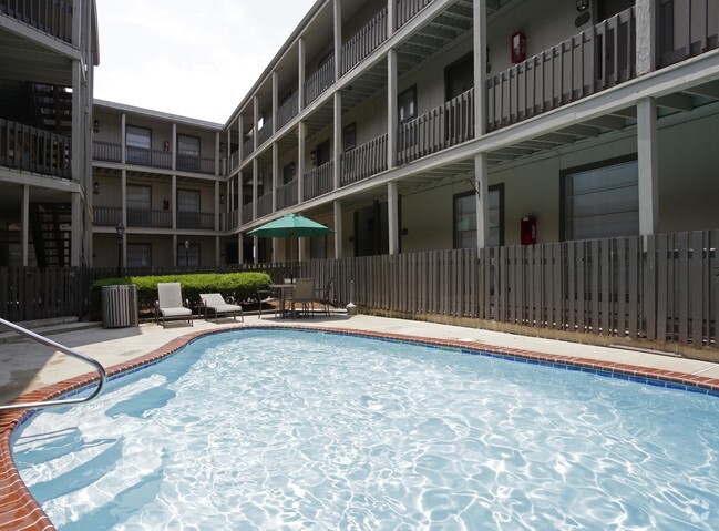 Building Photo - Covington Square Apartments