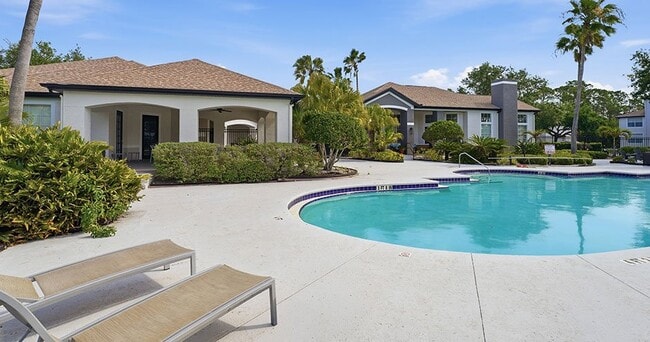 Photo - Lakes at North Port Apartments